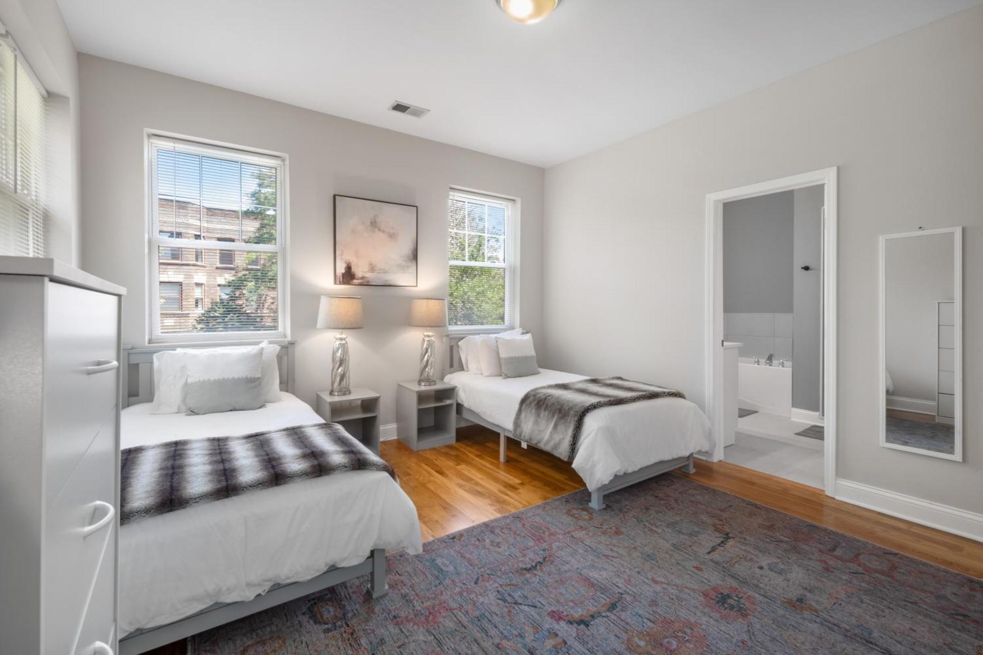 Kenwood Apartments, Downtown Hyde Park Чикаго Экстерьер фото
