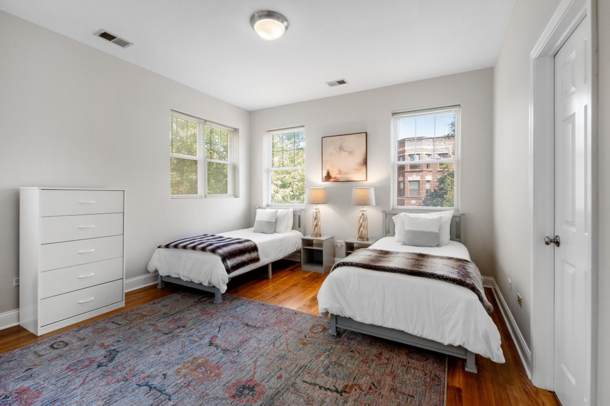 Kenwood Apartments, Downtown Hyde Park Чикаго Экстерьер фото